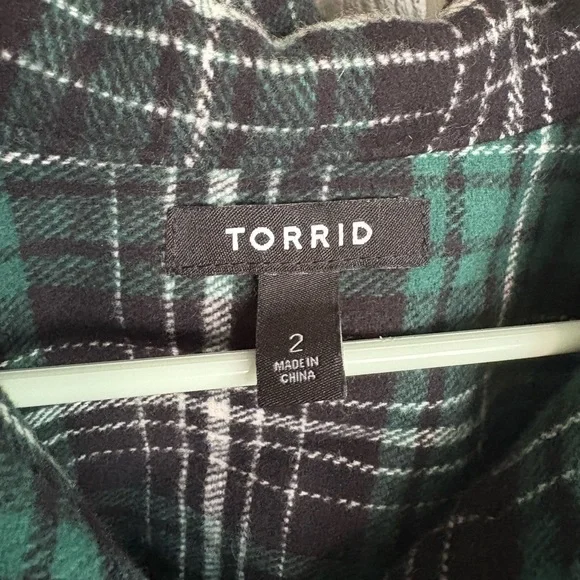 Torrid green, black, white plaid Shacket - Picture 3 of 3